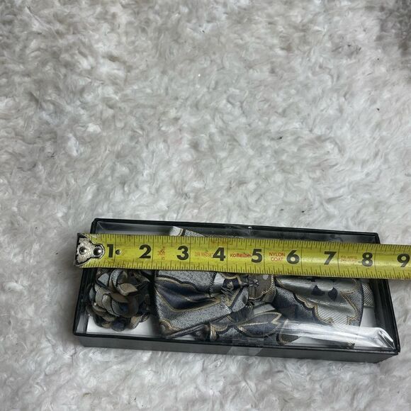 Charles’s Wain Collection Clip-on Bowtie, Hankey,Flower Set gray,black &… - Picture 6 of 6